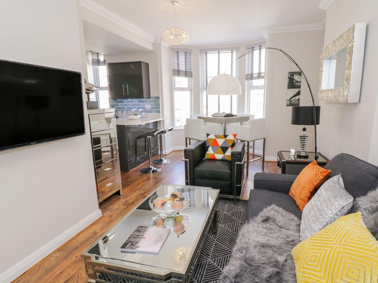 Midtown - Manhattan House Llandudno Extérieur photo